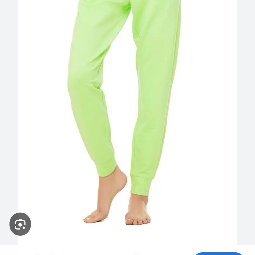ALO Women’s Neon Green Unwind SweatPants ~ RARE ~Currently OUT OF STOCK WITH ALO